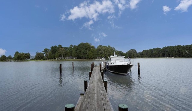 Minutes from Downtown St. Michaels | Guest House | Pool | Private Dock