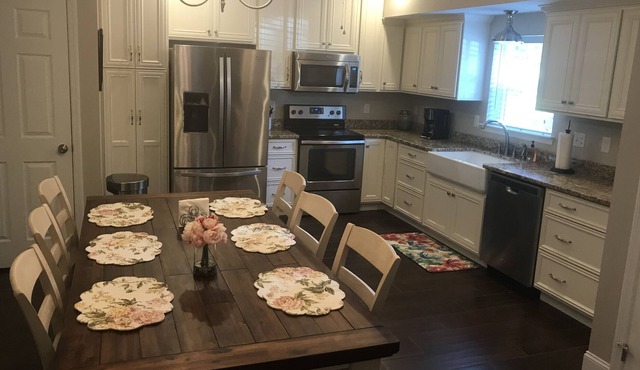 Minutes from Downtown,Rock City,Ruby Falls,Incline & Chickamauga Battlefield