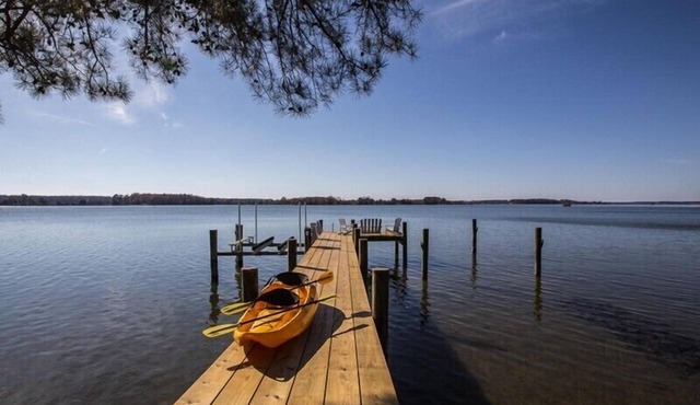 Minutes from Downtown Easton and St. Michaels | Hot Tub | Private Dock | Kayaks