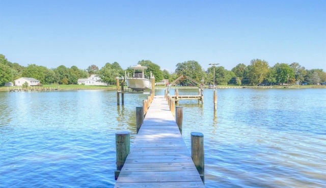 Minutes from Downtown St. Michaels and Tilghman | Private Dock | Pool | 8.6 Acre