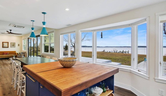 Minutes from Downtown St. Michaels | Pool | Kayaks | Private Dock | Newly Renova