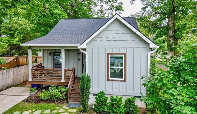 Minutes From Downtown Asheville!