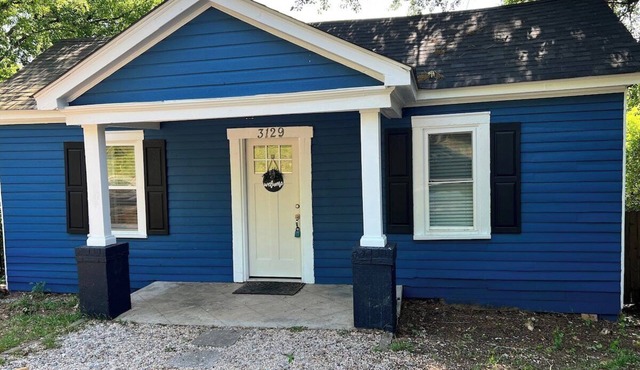 Minutes From Downtown, King, Pets, Fenced Yard