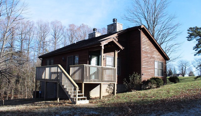 Minutes from Giant City - SIU - Shawnee Winetrail - Cedar Lake - Shawnee Forest!