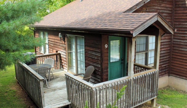 Minutes from Giant City - SIU - Shawnee Winetrail - Shawnee Forest - Cedar Lake