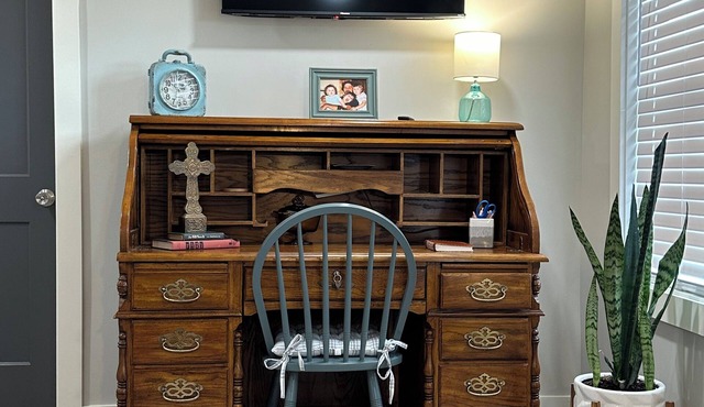 Minutes from I- 10! 3-bedroom house with spacious yard in Scott!