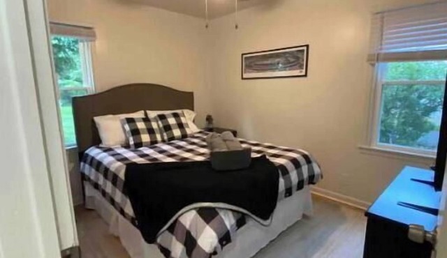 Minutes from Indy Motor Speedway - Dog friendly - Fully fenced yard