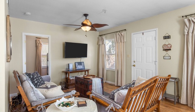 Minutes from Main Street - Updated House w/4 Patios, Private Parking & Trolley