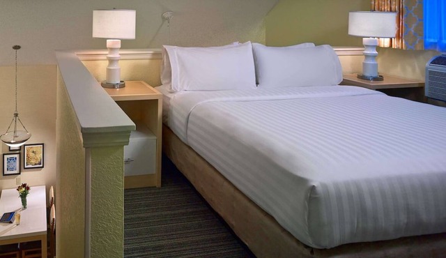 Minutes from NASA Glenn Research Center! 3 Pet-friendly Suites W/ Kitchens! Pool