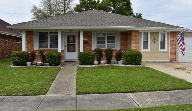 Minutes from New Orleans French Quarter and Bourbon St. 3-Bdrm house; AC, WiFi