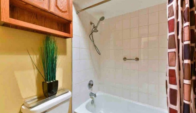 Minutes from O`Hare | Safe Neighborhood | Parking