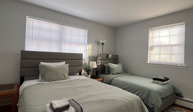 Minutes from O’Hare!