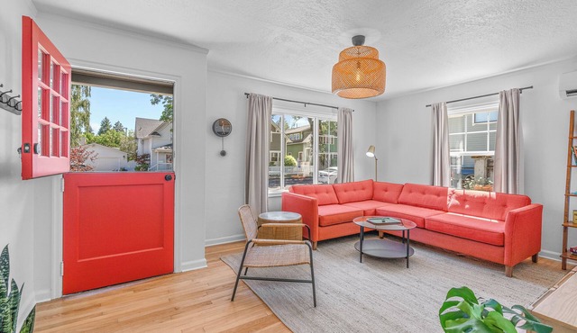 Minutes from oregon wine country and walking distance from George Fox University