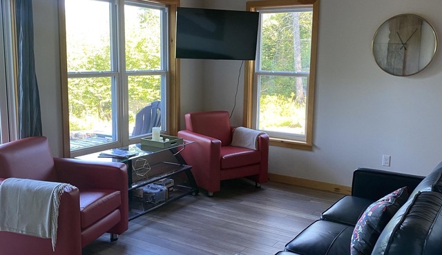 Minutes from skiing, golfing and beach. Private setting with all the amenities!