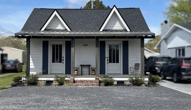 Minutes from Sports Complex! Come see what Acadiana has to offer!