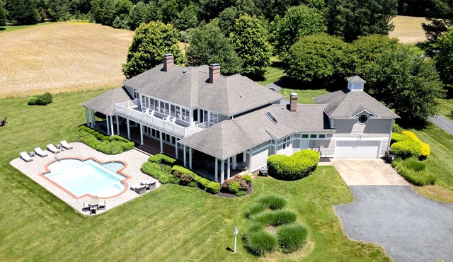 Minutes from St. Michaels | Newly Renovated | Pool | Private Dock | Kayaks | Bik