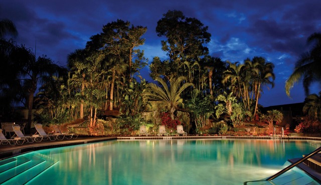 Minutes From The Beach! 2 Fantastic 2BR Family Suites, Pool & Tennis Courts