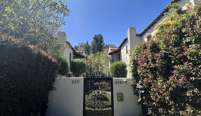 Minutes from the Hollywood Sign and the Kodak Theater