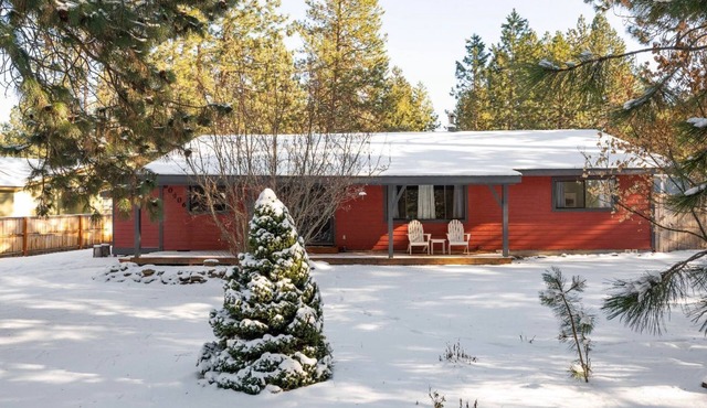 Minutes from the Old Mill, hiking trails, and breweries - yet quiet and secluded