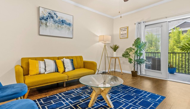 Minutes from Town Center & Mayo Clinic w/2 Huge pools & gym