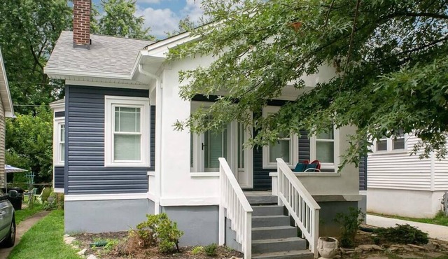 Minutes from U of L & Expo Center I Cozy I Updated