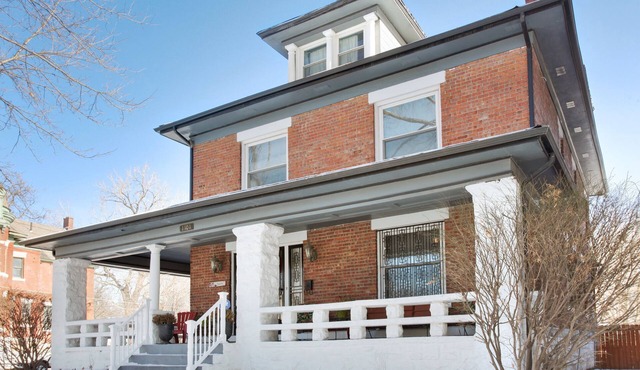 Minutes to Arrowhead,Sprint,Convention,Kaufman,Crown Center, Power & Light,Plaza