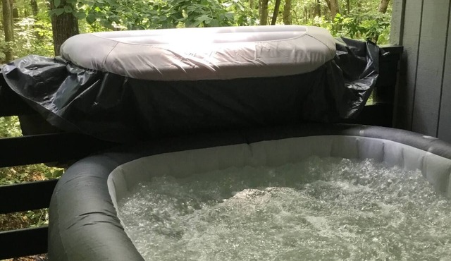 Minutes To Clemson & Lake Hartwell + Hot Tub + Game Lounge + Private Views!