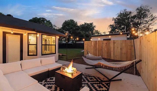 Minutes to Downtown -Fire Pit Pool