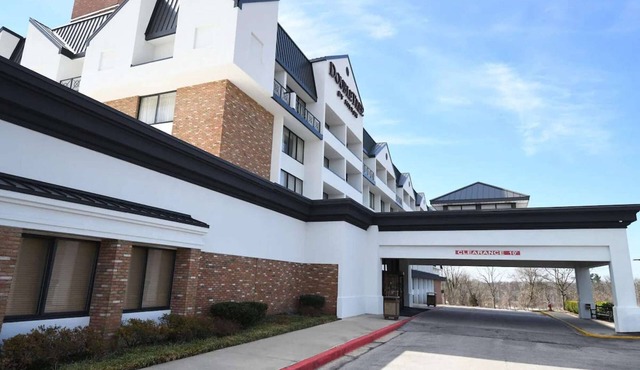 Minutes to Downtown Baltimore + Dining & Fitness