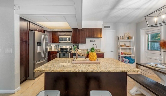 Minutes to Indian Rocks Beach Heated Pool Sleeps12