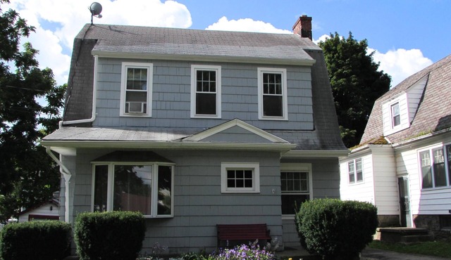 Minutes to Niagara Falls State Park