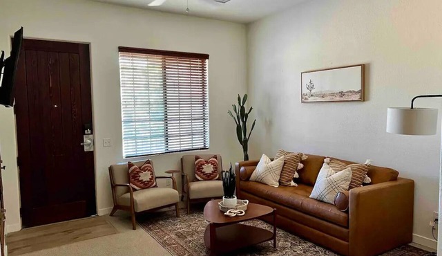 Minutes to Old Town La Quinta - Golf Views, Peace and Quiet!
