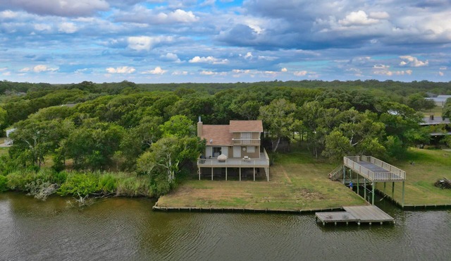 Minutes to the Beach! Family friendly House with lots of fishing oppurtunity!
