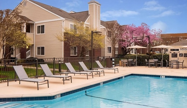 Minutes to The Parthenon Nashville! 2 Pet-friendly Units w/Free Breakfast, Pool
