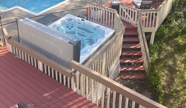 Minutes to Viking Stadium & MOA! Beautiful QuietPrivate Suite With Hot Tub!