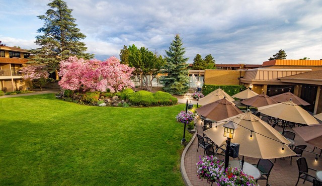 Mirabeau Park Hotel & Convention Center