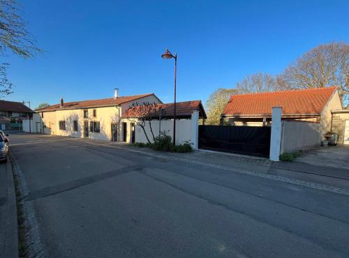 Mirabelle, parking privé clos, petit déjeuner, enfants et animaux bienvenus