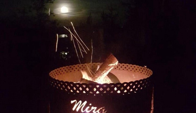 Mirabradan Waterfront Retreat