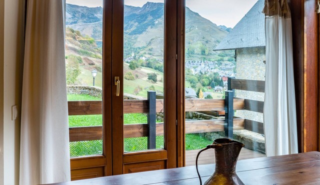 MIRADOR APT IN PLETA DE GESSA. PRIVATE PARKING IN BAQUEIRA.