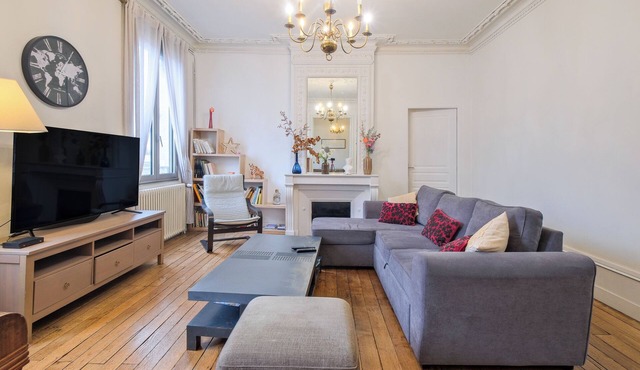 Miraflores – Spacious and Elegant Apartment in the Heart of Périgueux with Wi-Fi