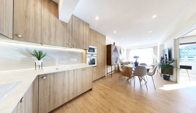 Miramar: Exclusive luxurious flat, parking, terrace, new!