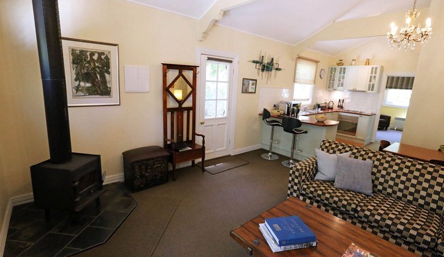 Mirkwood Forest Spa Cottage - Garden Guesthouse