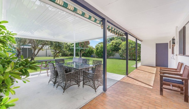 Mirrabooka: 2 BR, 1 BA House in Lake Cathie , Sleeps 6