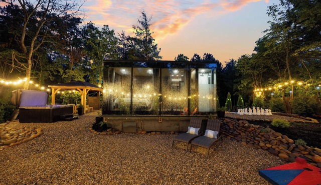 Mirror Cabin-Luxury-Hot Tub-FirePit-Secluded