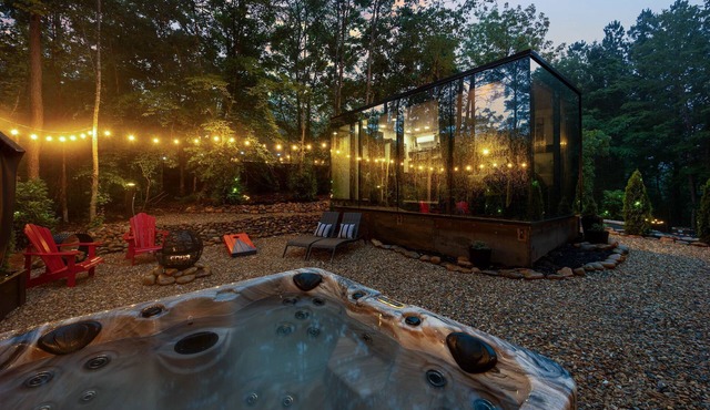 Mirror Cabin-Private-Hot Tub-FirePit-Luxury