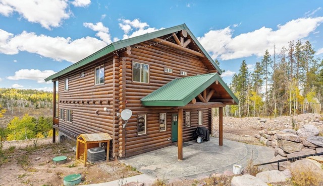 Mirror Lake Lodge | Pool | Hot Tub | Snowmobiling