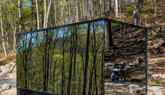 Mirror Villas - Modern Retreat with private hot tubs and mountain view