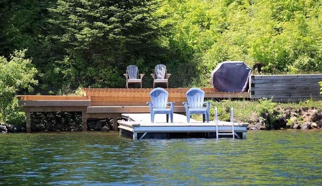 Miskwabi Lake House - Five Bedroom Cottage, Sleeps 10