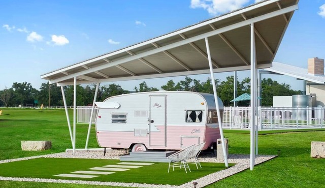 Miss Lottie | Glamping | Pool | Outdoor Fireplace