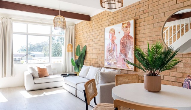 Miss Molly in Mollymook